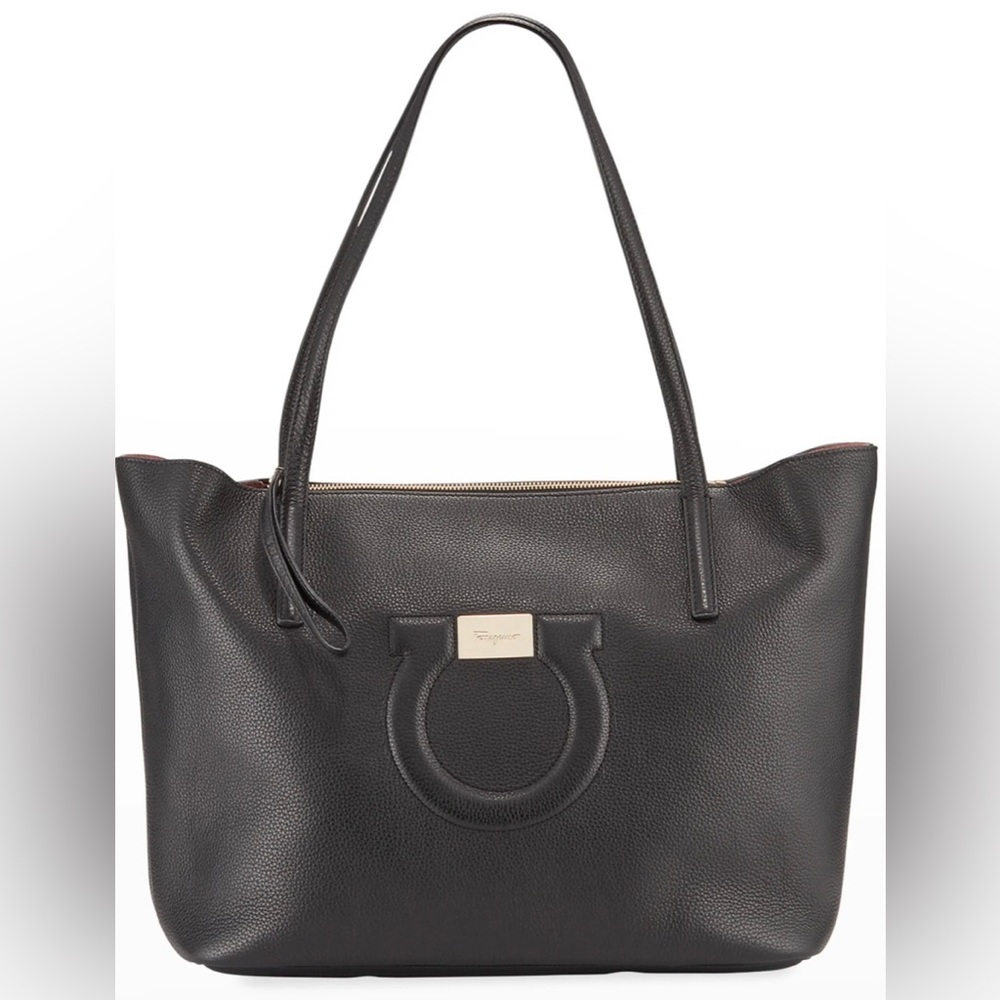 SALVATORE FERRAGAMO
Gancini Black Medium Leather Shoulder Tote Bag